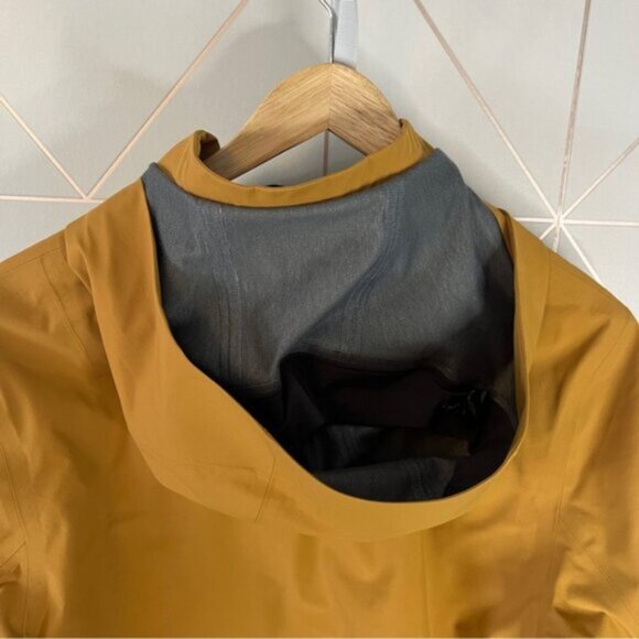 Arc'teryx Aphilia Jacket Yukon Gold - Picture 8 of 15
